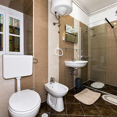 Centuria Hostal Pula