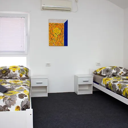 Centuria Hostal