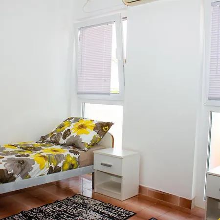 Hostal Centuria *